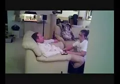 Abella perigo com sua porno legendado completo bunda elástica enfiando a mão em uma garota