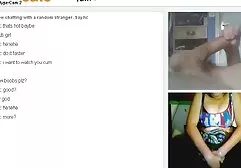 A boneca esportiva já está pronta para ir para a sexo quente completo cama com um novo amigo