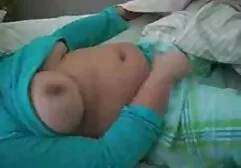 Um homem acordou sua esposa sexo completo xvideos com um divertido e inesperado cunnilingus
