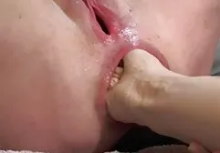 Gordura MILF tocar seus peitos e bunda grossa quadrinhos de sexo completos durante o banho