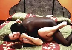 Menina da faculdade fazendo brasileirinhas completo morena com falo gigante