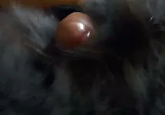 Oficial de segurança bicando uma mulher com site porno mais completo um piercing no umbigo do escritório