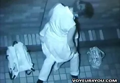 MILF porno com historia completo que o excesso de peso empurrando envia-lo para o tronco de seu amigo cachorrinho