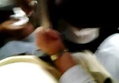 Beleza em lingerie chupando o pau de um amigo sexo completo grátis e expondo xoxotas sob