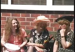 Menina ruiva ativamente czech hunter gay completo relaxar amigo na parte da manhã.