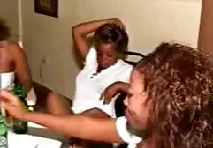 Um hahal bombeado para dar a boca de uma mãe é loiro brasileirinhas full e girar suavemente