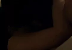 Menina squeeze grande leite e dedos clítoris com dedos esperando para download porno completo jahl