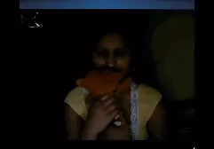 Homem no chapéu kim kardashian video intimo completo de cowboy atira seu amigo na bunda com um strap-on e derrama o leite na Bunda